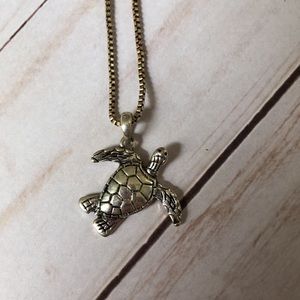 Costume silver sea turtle necklace